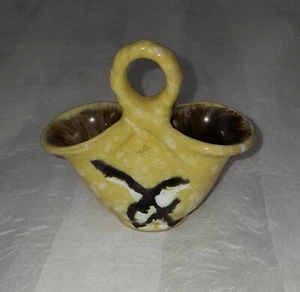 Vintage Pottery Basket with Pinched Handle. Unusual. 9cm by 8cm. Marked 501. - Picture 1 of 4