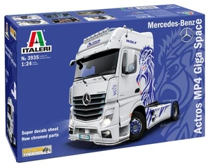 ITALERI 3935S - 1:24 M-B Actros MP4 Show GigaSpace , Modellbau, Bausatz, Standmo - Bild 1 von 7