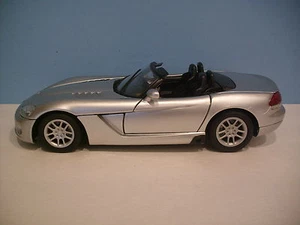 1:18 Scale Motor Max SILVER 2003 DODGE VIPER SRT/10 CONVERTIBLE Die-cast  - Picture 1 of 7