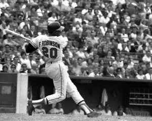 FRANK ROBINSON 8X10 PHOTO BALTIMORE ORIOLES O's BASEBALL PICTURE MLB SWINGING - Picture 1 of 1