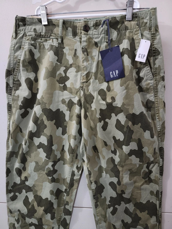 Gap Women's Size 8 Straight Camouflage Khaki High Rise Crop Pants