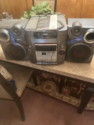 RCA 5 Disc Changer With Speakers  Model RS2635 With Manuel - Image 1 of 4