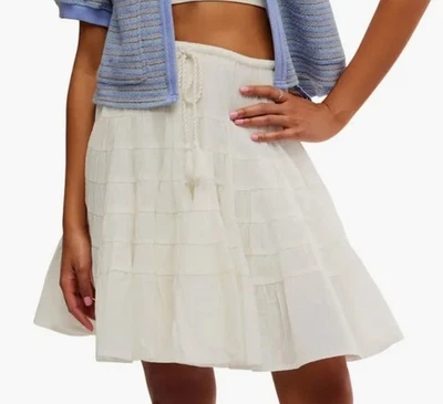 全新 $98 Free People 多层纯色中裙 清洁象牙色 尺寸 M — 第 1/4 张图片