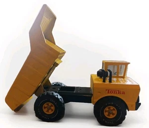 Tonka Mighty Dump Truck 1970’s Vintage Yellow Pressed Steel XMB-975 Tires 19” - Bild 1 von 24