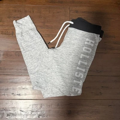 gris y negro hollister co Foto 1 de 3