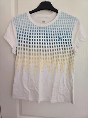 Camisa deportiva FILA para mujer grande cuello en V manga corta logotipo camiseta blanca/varios colores Foto 1 de 4