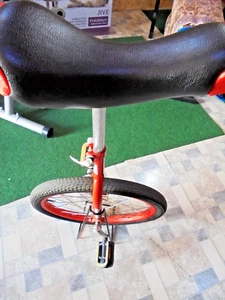 guter Zustand Einrad 20 Zoll mit Ständer in Rot - Bild 1 von 4