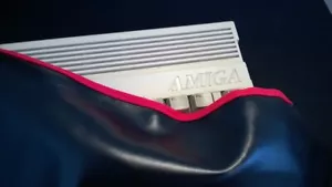 Amiga 600 Kunstleder SCHWARZ Staubabdeckung - stilvoll - Bild 1 von 6