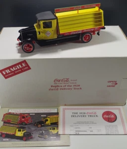 DANBURY MINT 1928 INTERNATIONAL COCA COLA DELIVERY TRUCK 1:24 DIE CAST MIB #2 - Picture 1 of 8
