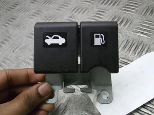 Nissan Serena Bonnet Hood / Fuel Pull Tank Opener Switch Mk4 C26 2010-2016r - Picture 1 of 4