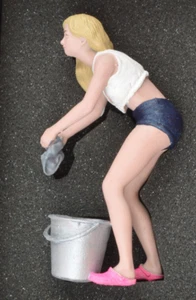 Atlantic Case "Lola" 1/43 Hand Painted Resin Figure - Die-Cast Cars Display - Picture 1 of 3