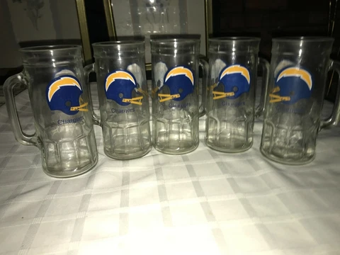 5 Vintage NFL Football LOS ANGELES CHARGERS Glass 18oz STEIN Mug FISHER PEANUTS Cover