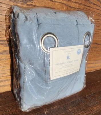 Pottery Barn Kids Hayden Grommet Blackout Curtain Drape, Chambray Blue, 44x108 — 第 1/4 张图片