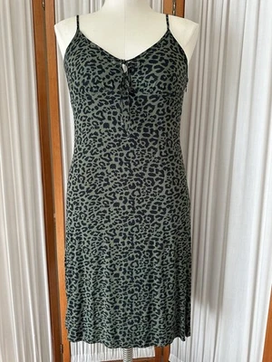 Vestido Hollister Estampado de Leopardo Cuello en V Tirantes Informal Playa Midi Sin Mangas Cremallera Lateral Foto 1 de 4