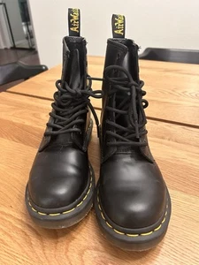 Doc Marten Women's Leather Boot Size 6 - Picture 1 of 5