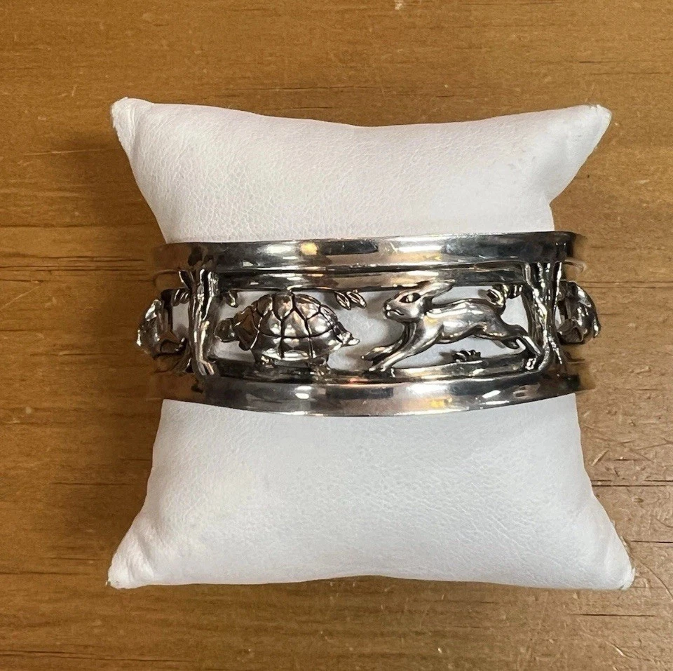 Barry Kieselstein-Cord Sterling Silver “Tortoise and Hare” cuff bracelet - Image 1 of 4