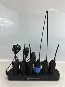 Motorola RDU4100 Commercial Walkie Talkies, Charging Station and Accessories - Picture 1 of 24