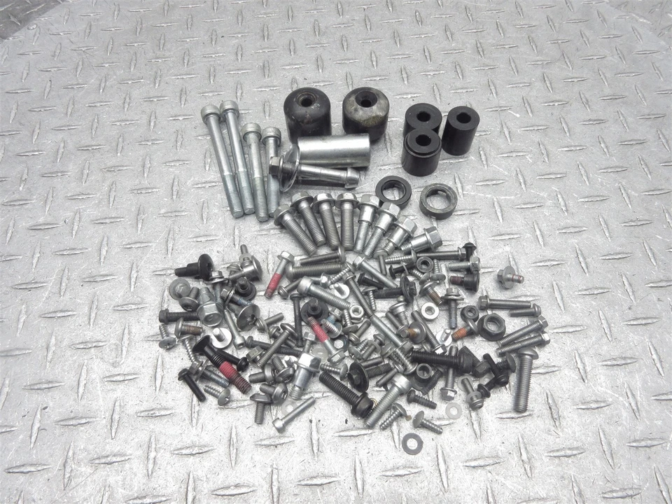 Лот товаров 2018 17-20 Kawasaki Ninja 1000 ZX1000 OEM гайки болты крепежные винты разные - Изображение 1 из 4