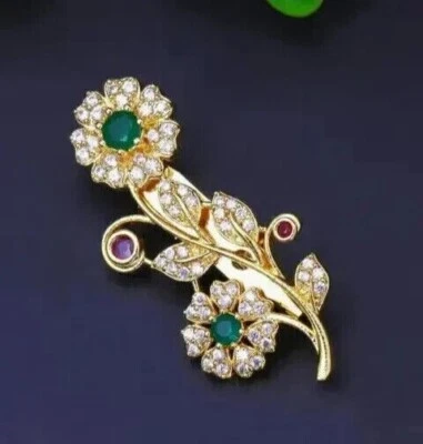 Broche prendedor de 2 pulgadas con flor de esmeralda verde y rubí simulado de 2 quilates enchapado en oro amarillo de 14 quilates Foto 1 de 4
