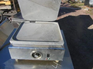 Toastmaster A710 Panini Grill 115v   Heavy Duty Flat Surface - Picture 1 of 4