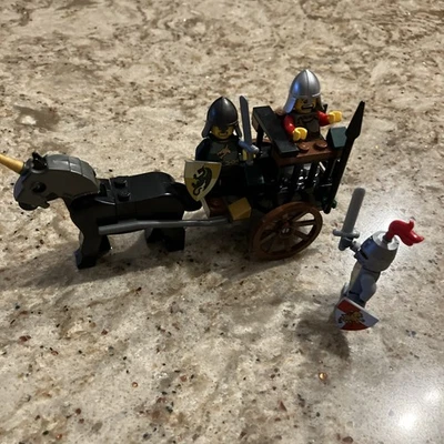 Lego 7949 Castle Kingdoms " Prison Carriage Rescue" - Image 1 of 4