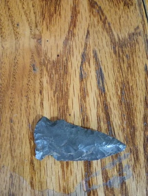 Punta de flecha Pawnee nativa americana encontrada cerca del río Platte en Nebraska Foto 1 de 2