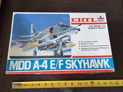 Vintage ESCI Ertl Model Kit - Mod A-4E/F Skyhawk Aircraft 1/48 - Image 1 of 3