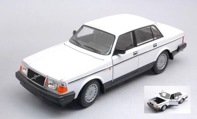 MODELLINO AUTO STATICO WELLY VOLVO 240 GL BIANCO MODELLISMO SCALA 1:24 - Immagine 1 di 4