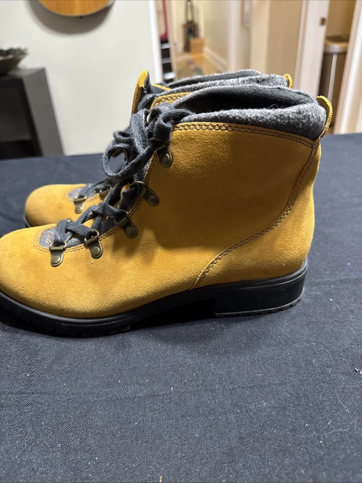 Botas de senderismo Clarks color tostado al tobillo para mujer talla 8 W leñador gamuza con cordones 26122611 Foto 1 de 4