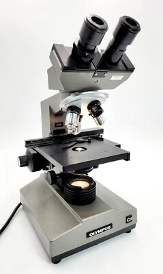 Microscopio Olympus serie CH modelo CHA + 4 objetivos 4x 10X 40X 100X + fuente de luz Foto 1 de 4