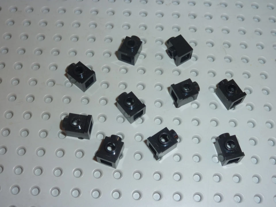 10 x LEGO Black Brick with Headlight ref 4070 Set 10210/10187/6542/10211/10173.. - Photo 1/1