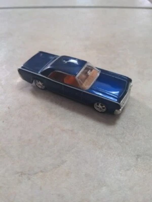 Coche clásico Lincoln Continental Jada 1963 '63 azul fundido a presión escala 1/64 Dub City  Foto 1 de 4