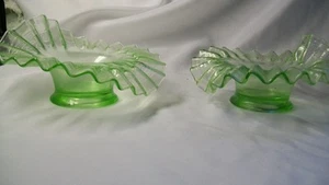 ANTIQUE FLARED GREEN ART GLASS URAINIUM ? BOWLS , SPIDER WEB DECO ON RIPPLES - Picture 1 of 14