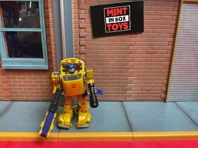 Transformers Buzzworthy Bumblebee Creatures Collide Goldbug 100% Complete - Image 1 of 2