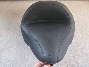 Mustang Wide Tripper Solo fits Harley Davidson Black Line or Slim Model's #76752 - Picture 1 of 6