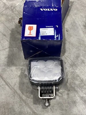 Volvo HELLA Working Light 12V 996388-021 New - Image 1 of 4