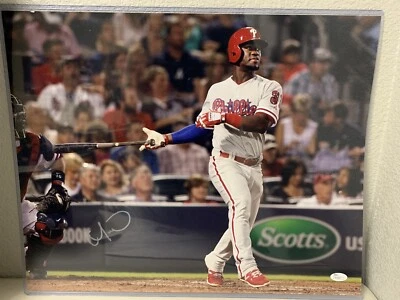 Odubel Herrera Signed Philadelphia Phillies 16x20 Photo JSA - Image 1 of 4