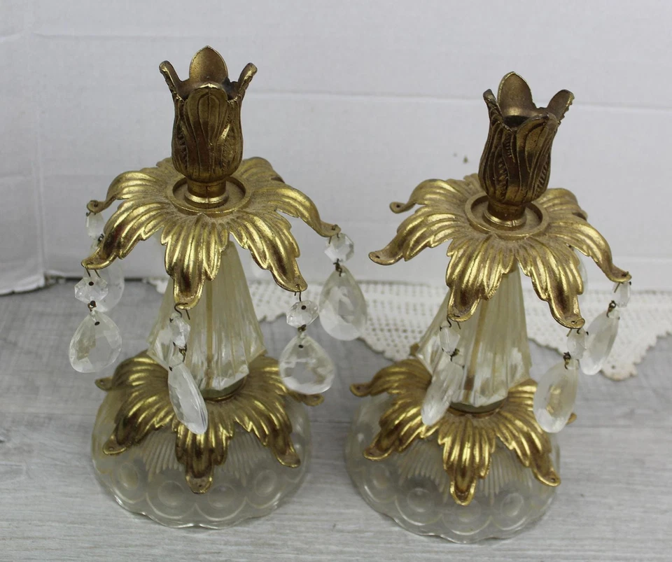 Par de Candelabros Estilo Barroco Cristal Prismas Vidrio Latón Acentos Decoración Foto 1 de 4