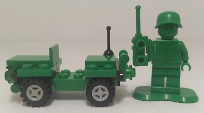 Lego Toy Story 3 Army Jeep Complete Set 30071 With Army Man Minifigure - Image 1 of 3