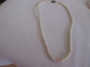 RETRO SHELL NECKLACE - Picture 1 of 2