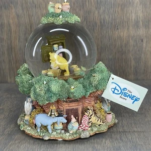 RARO FUNCIONAMIENTO Pooh Water Feature/Musical Snow Globe Figuras Disney De Colección - Imagen 1 de 12