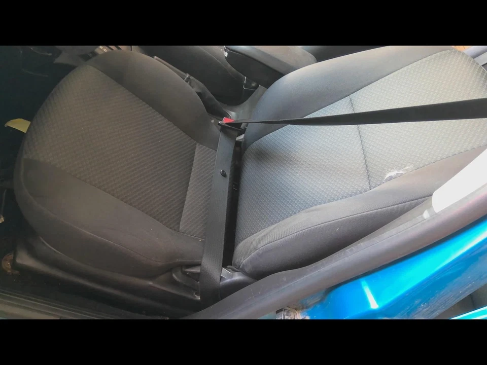 Used Front Left Seat Front fits: 2007 Ford Focus bucket adjustable headrest spor - Image 1 of 4