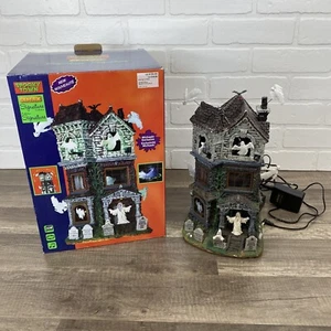 Lemax Spooky Town GHOSTLY MANOR 2016 Signature Halloween 65112 With Box - Picture 1 of 14