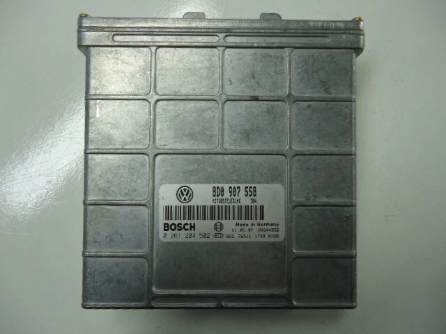 CENTRALINA INIEZIONE VW Passat Variant (3B5) Combi 1.6 (ARM) 1997 8D0907558 - Immagine 1 di 1