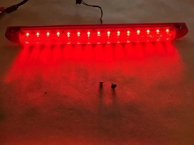 Montaje de alerón trasero Nissan Altima Máxima Sentra rojo LED tercera luz de freno OEM Foto 1 de 4