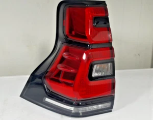 2018-2021 TOYOTA PRADO REAR LEFT DRIVER SIDE BRAKE STOP TAIL LIGHT LAMP OEM - Foto 1 di 3