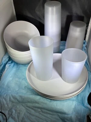 Room Essentials New In Original Package 20pc plastic dinnerware set Silver - Image 1 of 3