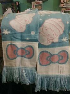 Lootcrate HELLO KITTY WINTERSCHAL 3 Teile Schal Paket Strumpf Füller - Bild 1 von 6
