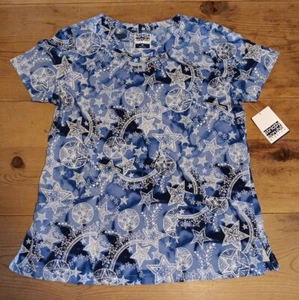 Strictly Scrubs Stretch Top Womens M Blue Celestial Stars Pockets Cut Out NWT - Picture 1 of 7