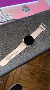 Samsung Galaxy Watch4 40mm R865 GPS + Cellular - Very Good - Picture 1 of 5